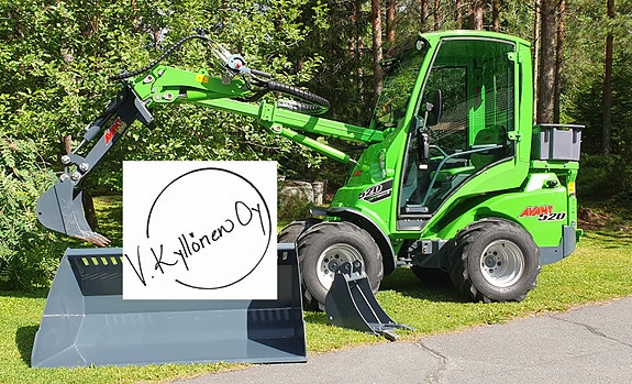 **VARATTU** Avant 520 LX lämpimällä hytillä ja kaivurilla!