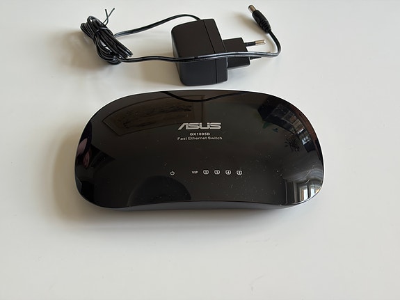 Asus 10/100 ethernet kytkin