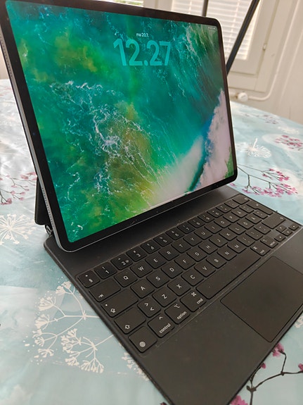 Apple iPad Pro 12.9 128 GB WiFi + Apple Magic Keyboard