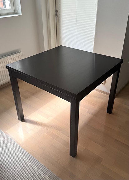 VARATTU Ikean BJURSTA-ruokapöytä (90x90), jatkettava