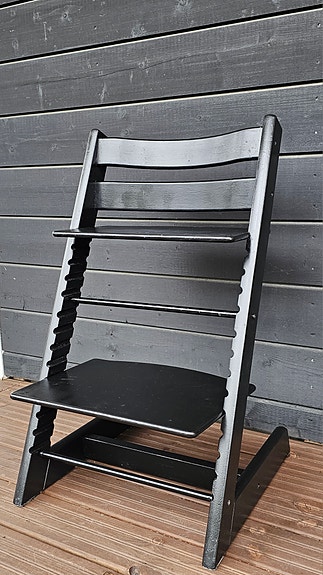 VARATTU Stokke syöttötuoli Baby setillä, musta