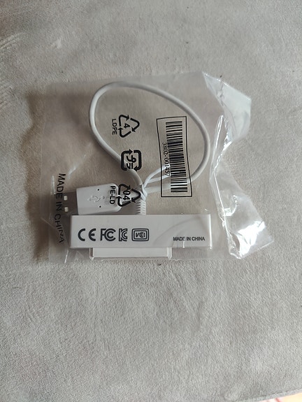 2,5 tuuman SATA HDD/SSD-kiintolevylle tarkoitettu USB-sovitin