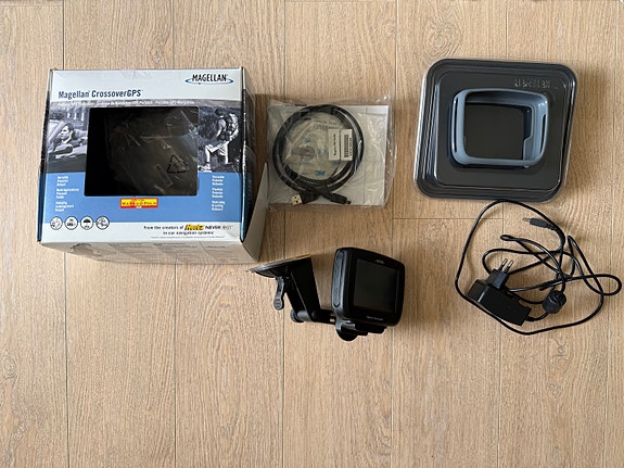 Magellan Crossover GPS veneplotteri/navigaattori/maastokarttalaite