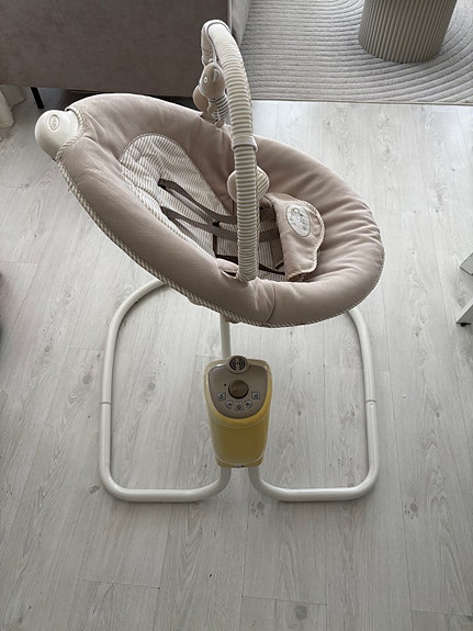 Graco sähköinen vauvakeinu / koliikkikeinu / sitter