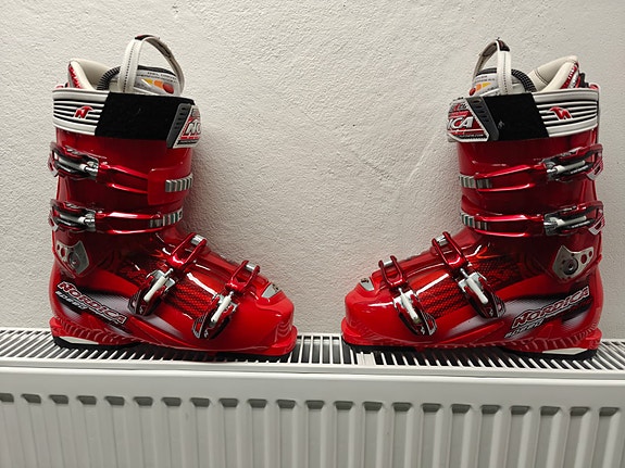 Nordica speedmachine laskettelumonot