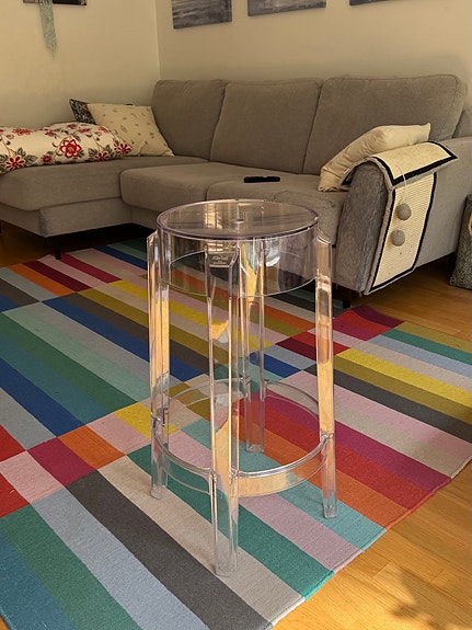 Kartell Philippe Starck läpinäkyvä jakkara / sivupöytä