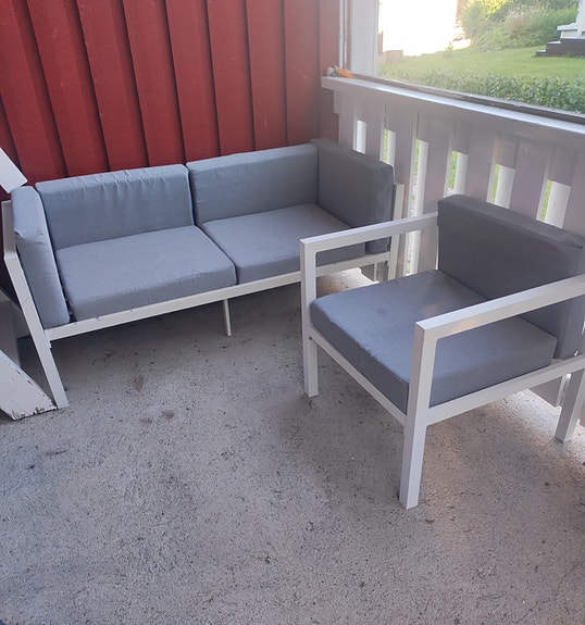 Terassikalusteet (sohva + tuoli)
