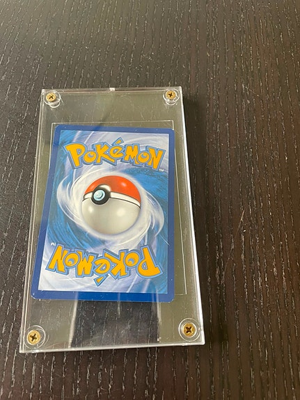 Pokemon kortti Nest Ball gold ja Fidough basic