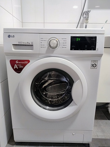 LG 8 kg Direct Drive -pesukone (A+++) – linkous kaipaa huoltoa, 20 €