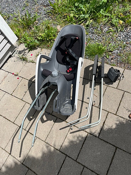 Lastenistuin pyörään