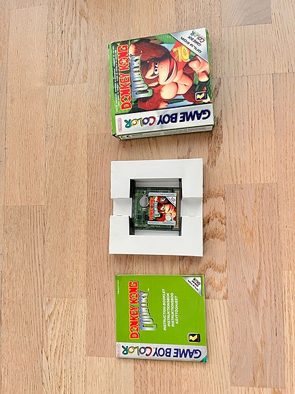 Game Boy Color Donkey Kong Country peli