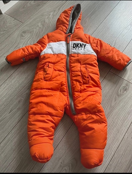 DKNY vauvojen toppahaalari 6/9KK