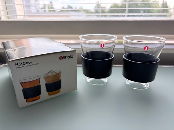 Iittala pienet uudet HotCool lasit 2kpl mustalla ote-renkaalla