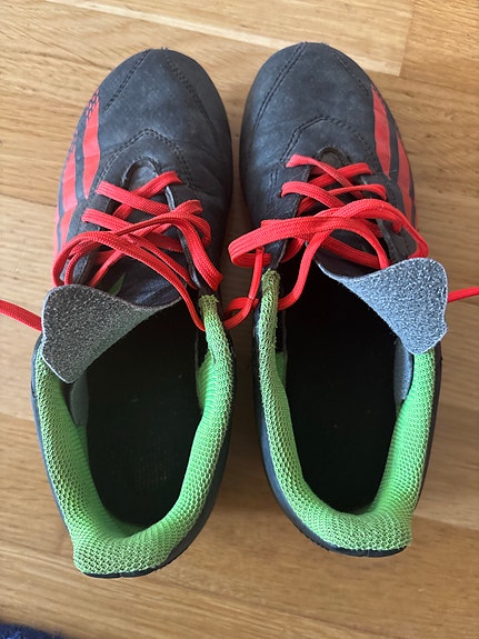 Adidas nappikset koko 34