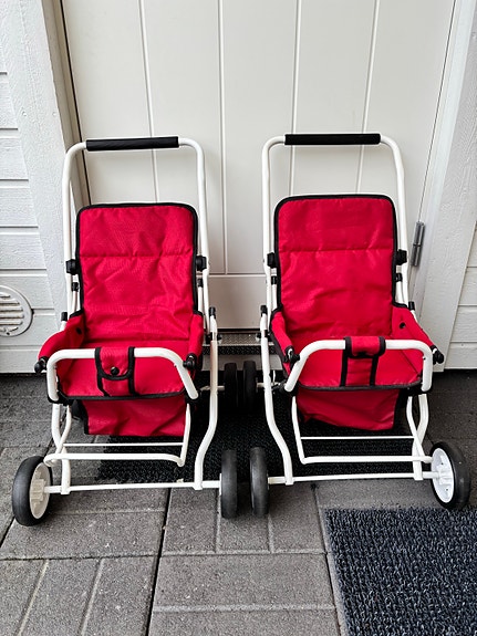 BRIO punaiset nukkevaunut PONY