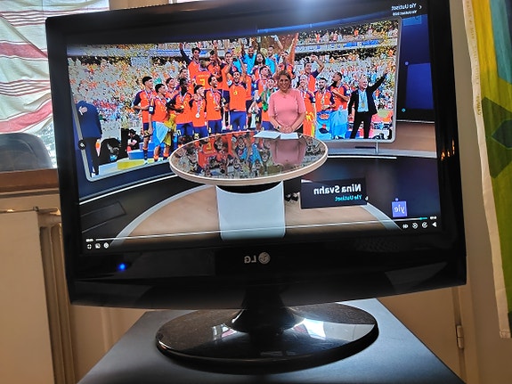 LG tv/näyttö hdmi + yleiskaukosäädin