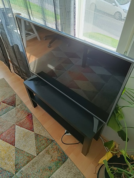 Myydään LG 45 tuumainen TV