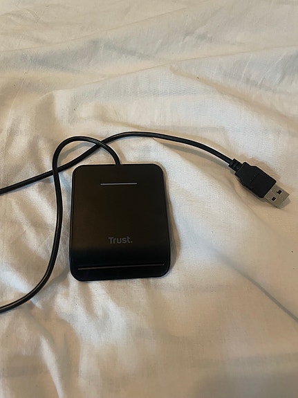 Card reader