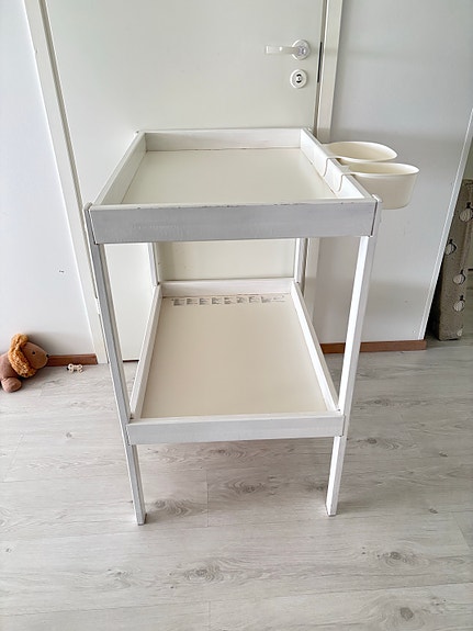 IKEA SNIGLAR hoitopöytä, patja ja säilytyslokerikot