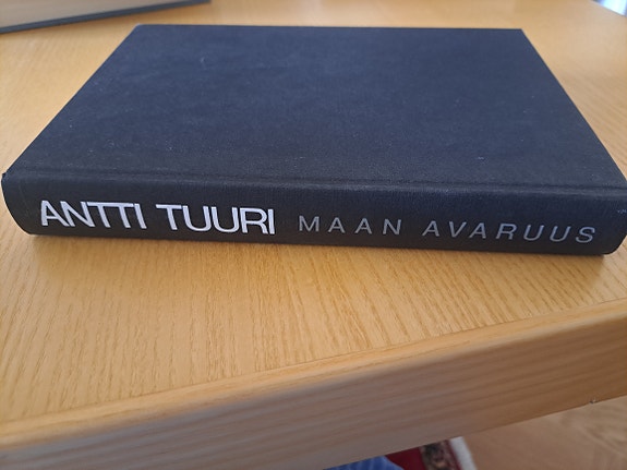 Antti Tuuri Maan avaruus romaani Otava