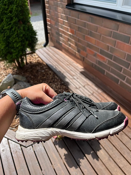 Adidas golfkengät