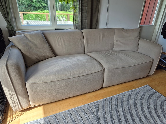 Beige sohva