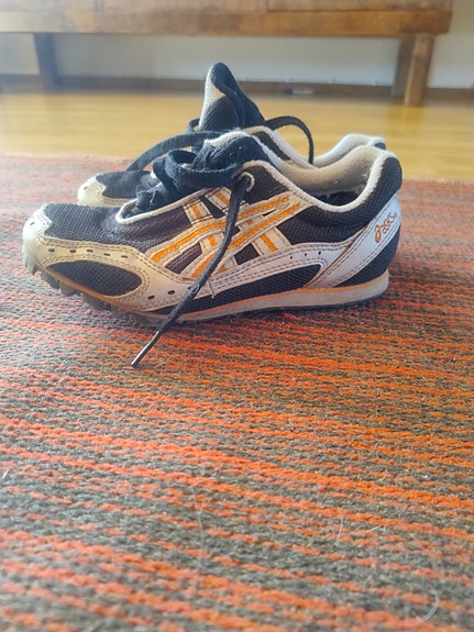Asics piikkarit