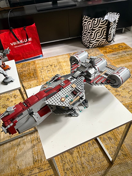 Paljon lego star wars settejä