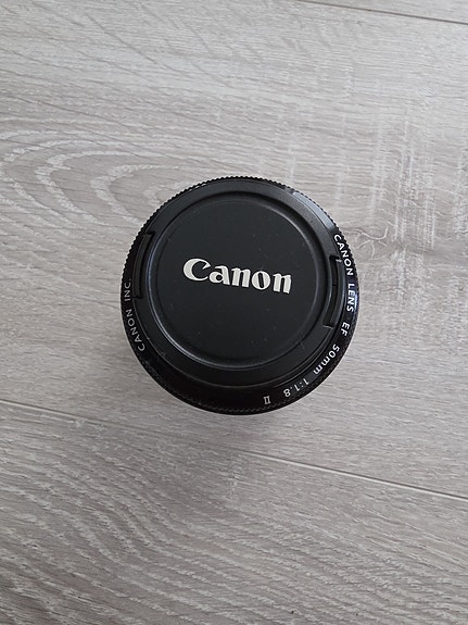 Canon EF 50mm 1:1.8 -objektiivi