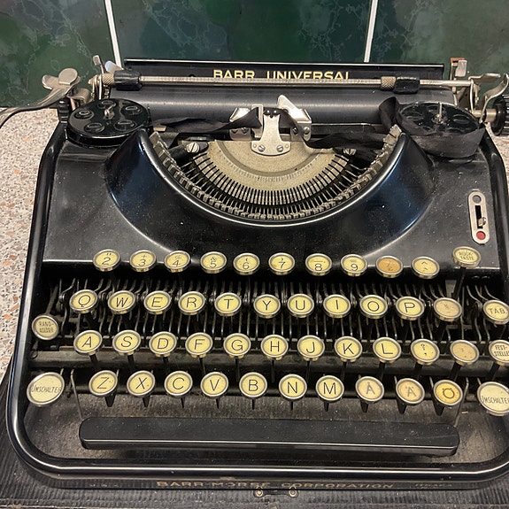 Barr Universal vanha kirjoituskone