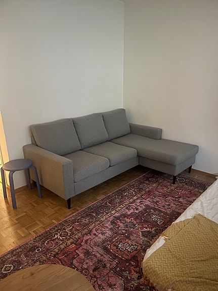 VARATTTU Harmaa divaanisohva