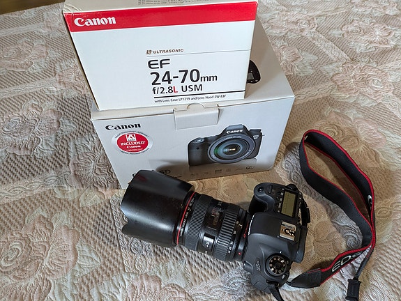Canon EOS 6D + EF 24-70mm f/2.8L USM *SC vain 5781*