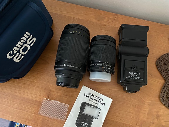 Nikon AF Nikkor objektiivit + salama