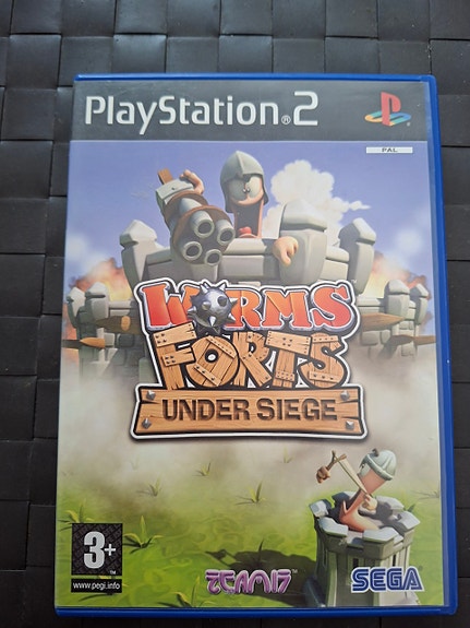 Worms Forts: Under Siege (PS2)