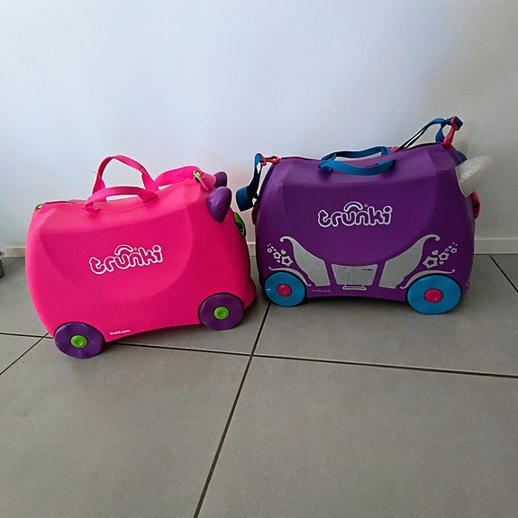 Trunki istuttavat matkalaukut 2kpl.
