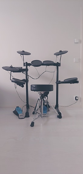 Yamaha DTX430K sähkörummut