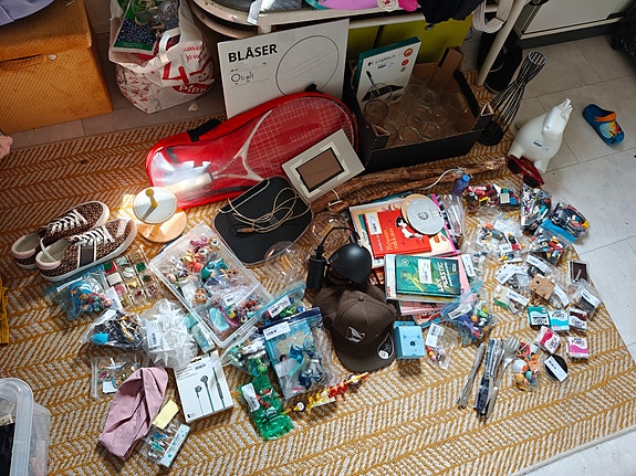 Legoja, LPS, kodin tavaraa, laseja, tennismaila
