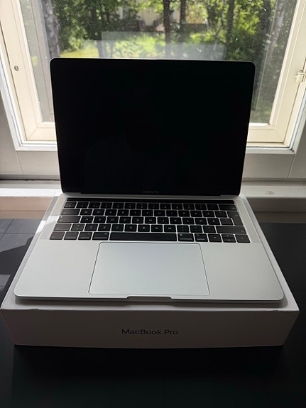 Apple MacBook Pro 13" hopea