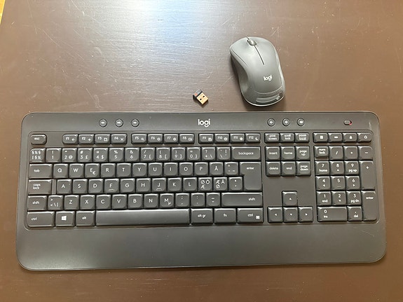 Logitech langaton näppäimistö K540 ja hiiri M310
