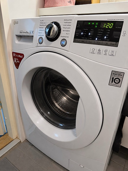LG etupesukone 8 kg valkoinen