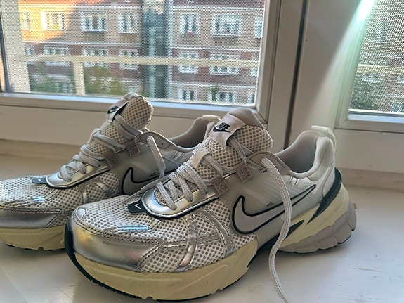 Nike V2K Run