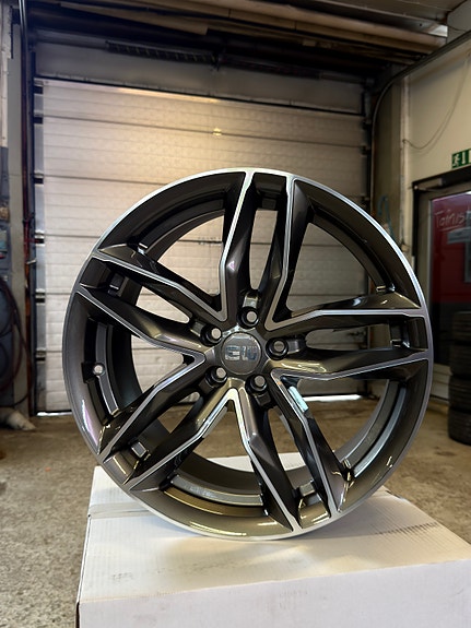 Outlet! - 18" Elit Wheels alumiinivanteet