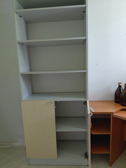 Iskun korkea hylly, alakaapit