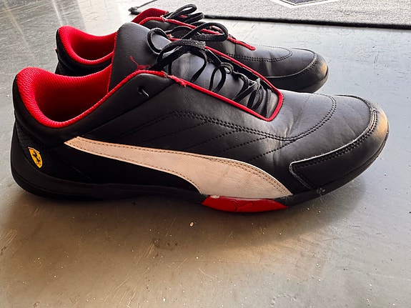 Puma Ferrari kengät