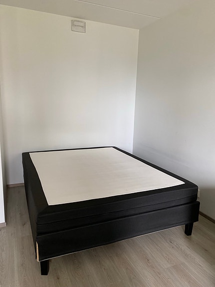 Jenkkisänky 180cm tai pelkkä patja (sälepohjasta yksi lauta katki)