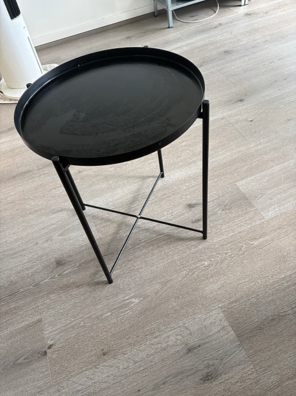 Pyöreä sivupöytä