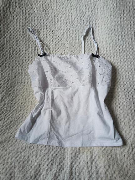 valkoinen Alustoppi ruseteilla Cotton deluxe by miriale