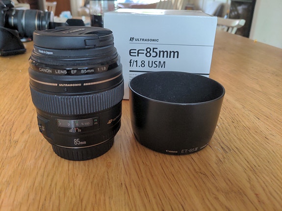 Canon EF 85mm f/1.8 USM -objektiivi