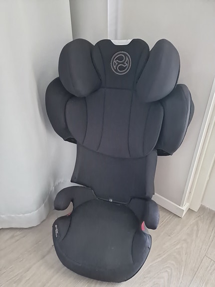 Cybex turvavyöistuin Isofix-kiinnikkeillä.