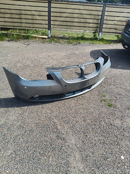 BMW etupuskuri harmaa